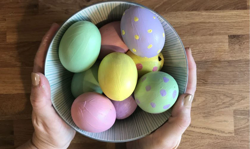 Mẫu vẽ Trứng Phục Sinh chấm bi