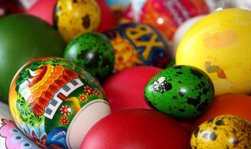 Vẽ Trứng Phục Sinh cổ điển