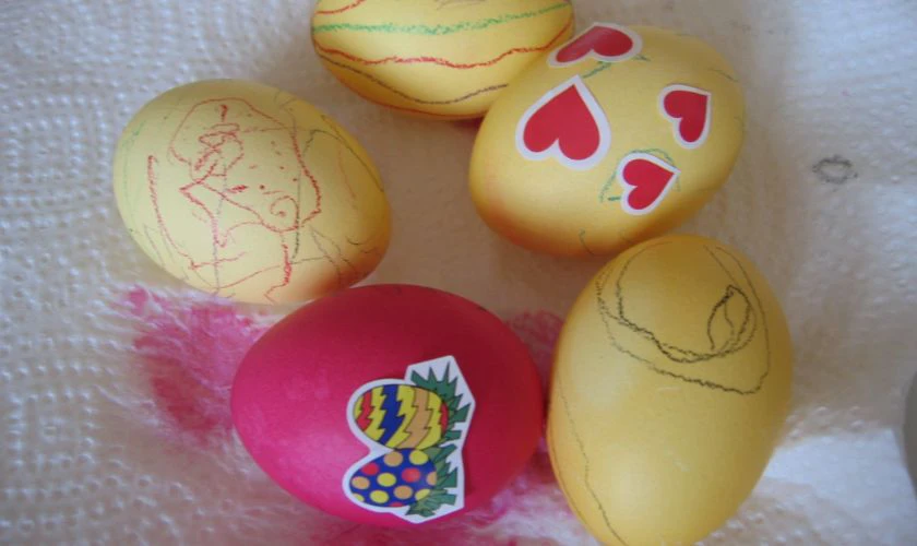 Vẽ Trứng Phục Sinh cho bé