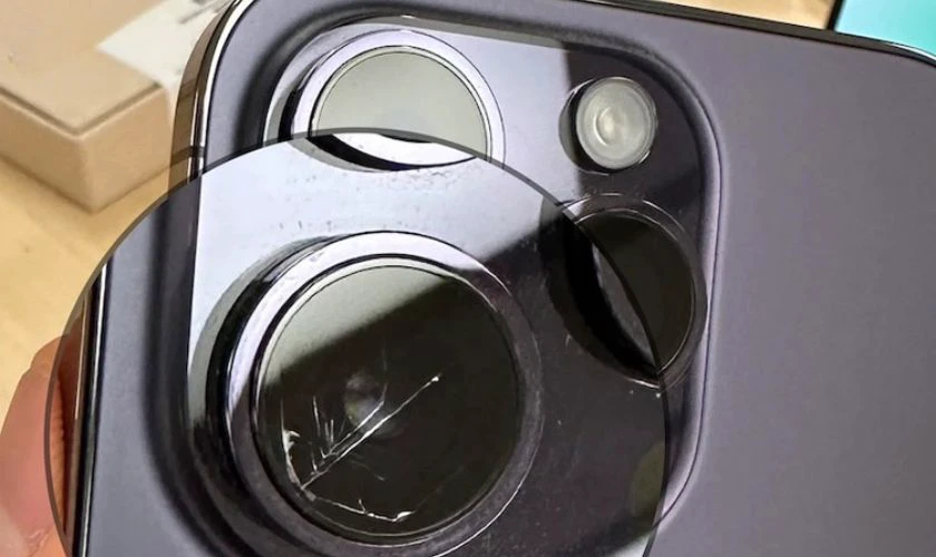 Viền camera iPhone 15 bị xước: Khi nào cần thay camera?