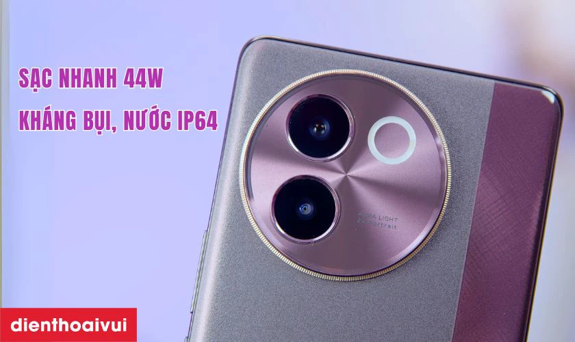 Sạc nhanh siêu tốc và chuẩn kháng nước, bụi IP64