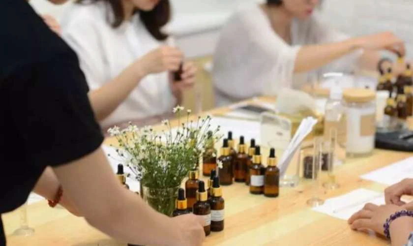 Workshop 8/3 làm nước hoa handmade