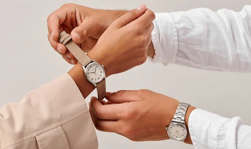 Tặng đồng hồ đeo tay cho crush thích phụ kiện làm đẹp