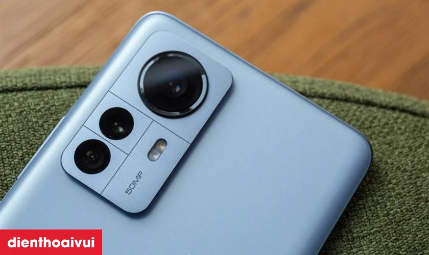 Cụm camera si&ecirc;u cảm biến tr&ecirc;n Xiaomi 12 Pro cũ