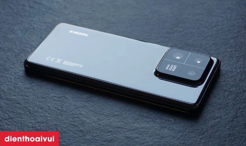 Pin 4500mAh v&agrave; sạc nhanh 67W tiện lợi