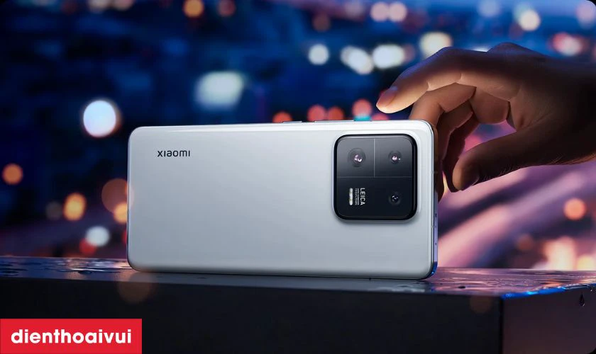 RAM 12GB LPDDR5X, đa nhiệm mượt mà