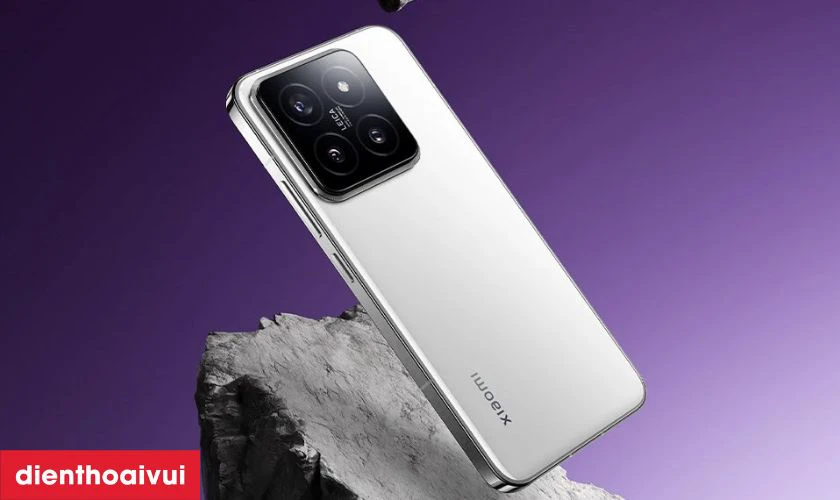 RAM 12GB và bộ nhớ 512GB, xử lý đa nhiệm nhanh chóng