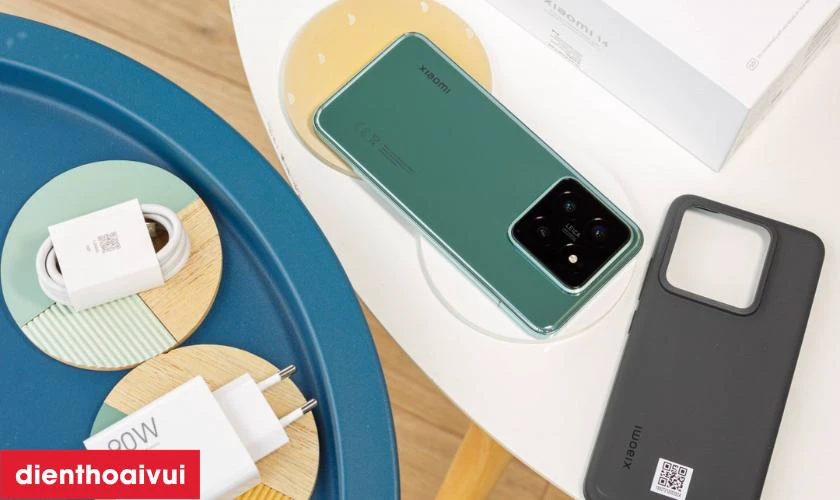 Sạc nhanh v&agrave; t&iacute;nh năng tiện &iacute;ch đa dạng