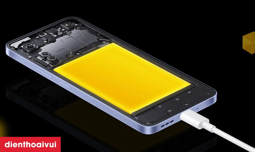 Pin dung lượng 5.000mAh, hỗ trợ sạc nhanh 18W