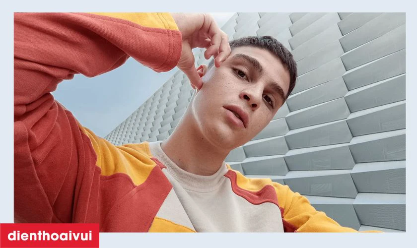 Camera trước 13MP, t&iacute;ch hợp chế độ HDR v&agrave; l&agrave;m đẹp AI