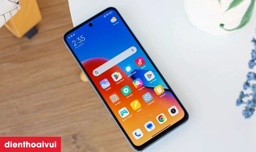 Màn hình lớn 6.79 inch Full HD+