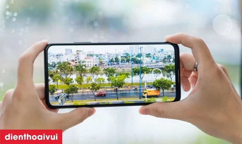 Dung lượng pin khủng với khả năng sạc cực nhanh