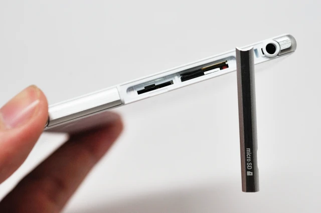 Thay nắp đậy cổng sạc Sony Xperia Z2