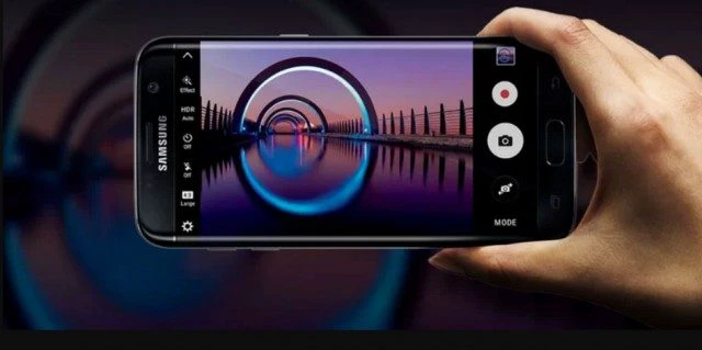 camera sau của điện thoại không lấy nét được