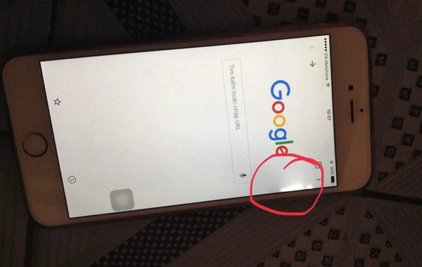 hiện tượng iPhone bị hư phản quang