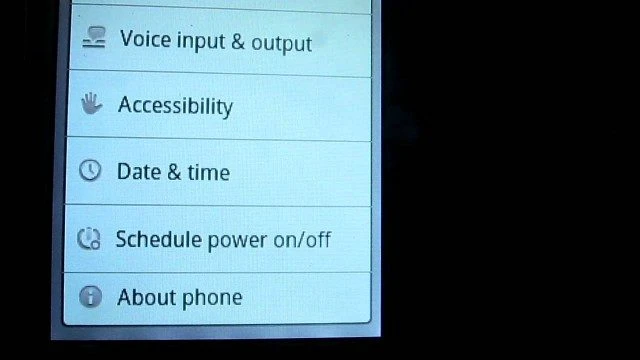 hẹn giờ tắt máy cho điện thoại Android để thực hiện cách mở nguồn điện thoại khi nút nguồn bị hư, không cần nút nguồn