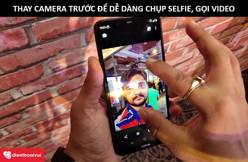 Camera trước dùng để selfie, gọi video