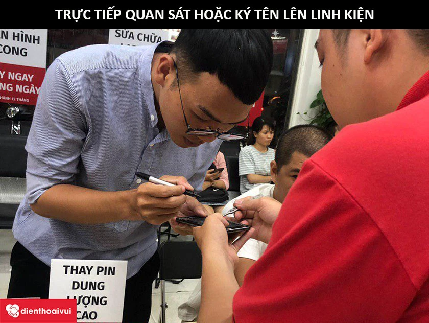 tự mình quan sát quá trình thay thế linh kiện cũng như ký tên “đóng dấu bản quyền”