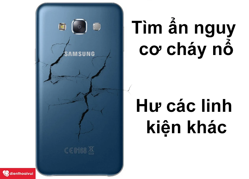 Nắp lưng hư hỏng tiềm ẩn nguy hiểm cho người dùng và hư hại các linh kiện khác khi không sửa chữa