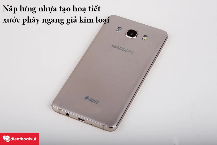 Samsung Galaxy J5 2016 – Nắp lưng nhựa tạo họa tiết xước phây ngang như kim loại