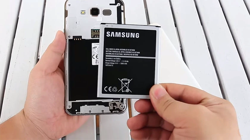 Sử dụng pin Samsung kém chất lượng có ảnh hưởng gì đến điện thoại?