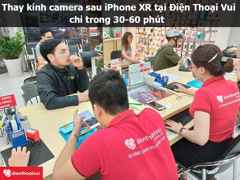Thay kính camera sau iPhone XR giá tốt, chất lượng tại Điện Thoại Vui