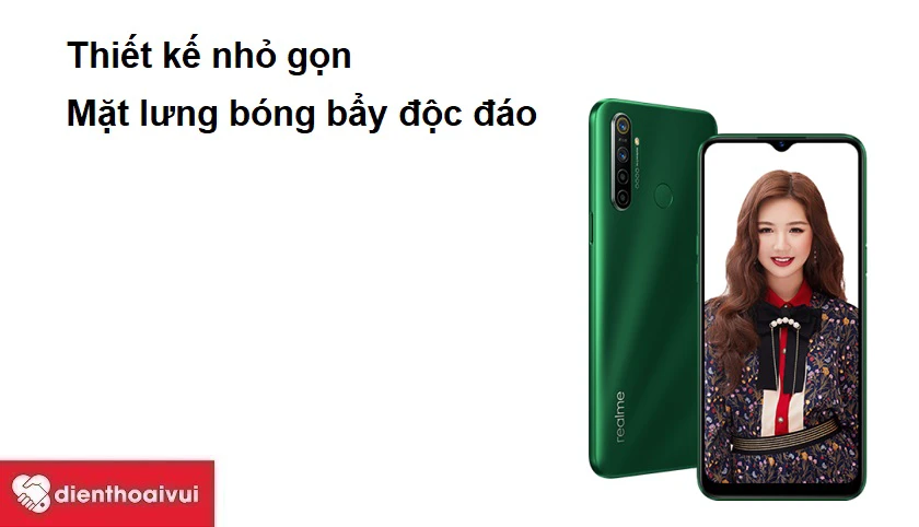 Thiết kế nhỏ gọn, mặt lưng bóng bẩy độc đáo