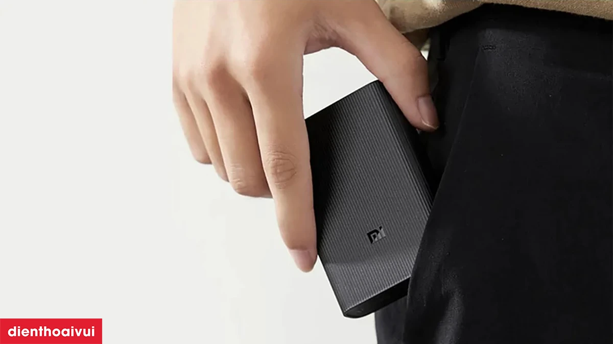 Đánh giá thiết kế Pin sạc dự phòng Xiaomi Power Bank 3 10000mAh Ultra Compact