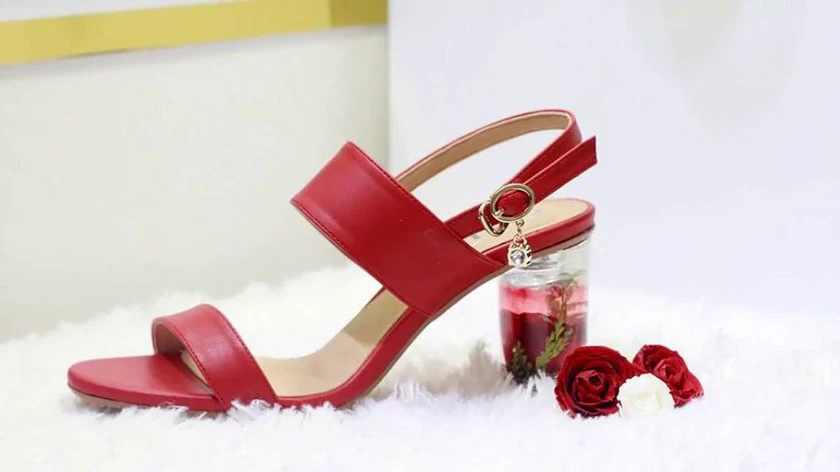 Giày đẹp - Quà valentine cho bạn gái