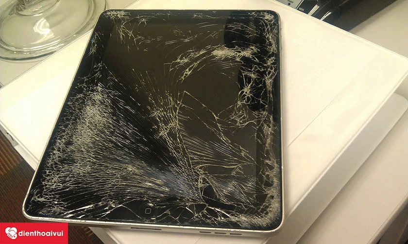Nguyên nhân bị vỡ, hỏng mặt kính iPad Air 4