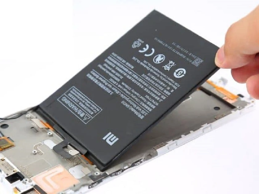 Thay pin mới khi lỗi điện thoại xiaomi sạc không vào pin, sạc chậm, không nhận sạc