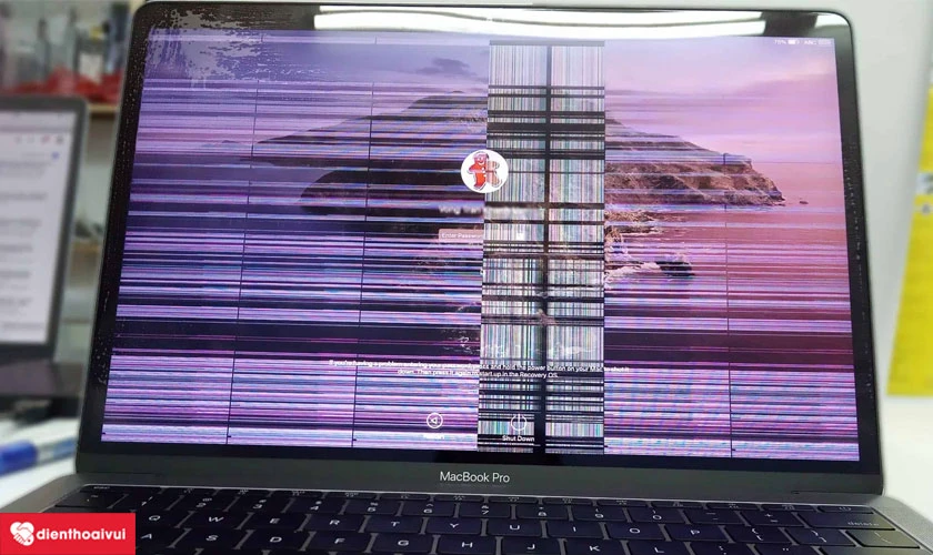 Nguyên nhân gây hư hỏng màn hình MacBook Pro 13 inch 2017 thường gặp