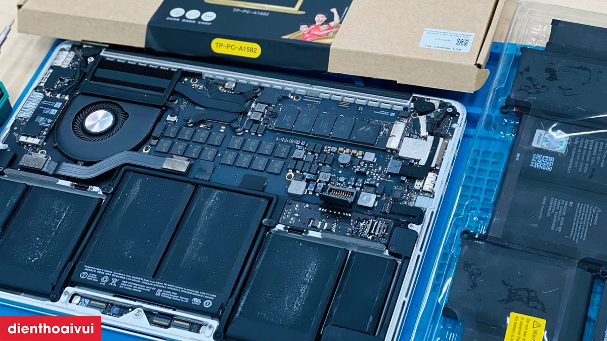 Dịch vụ thay pin Pisen MacBook Pro 15 inch 2014 uy tín, giá rẻ tại Điện Thoại Vui