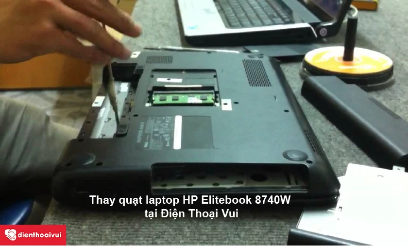 Thay quạt HP Elitebook 8740W