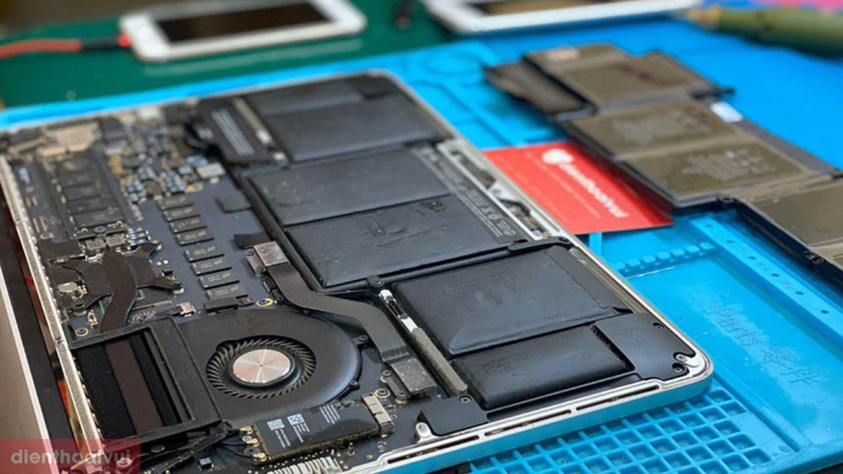 Nguyên nhân nào gây hư hỏng pin Macbook?