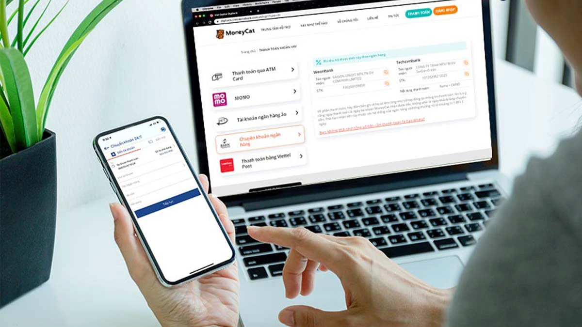 Thông qua website của đơn vị cho vay