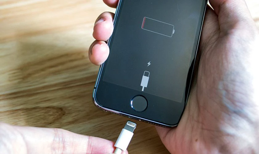 Nên thay cáp nguồn iPhone ở đâu chính hãng