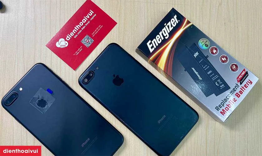 thay pin iphone chính hãng energizer tại điện thoại vui