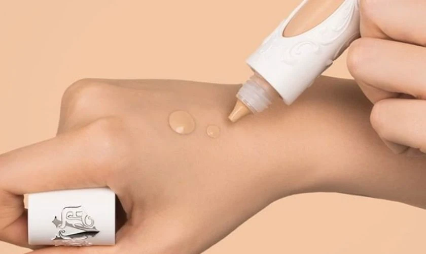 sử dụng kem nền phân biệt vàng thật giả