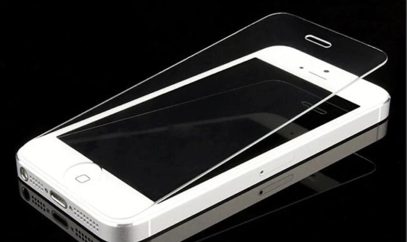 Hướng dẫn cách dán kính cường lực cho điện thoại iPhone đơn giản