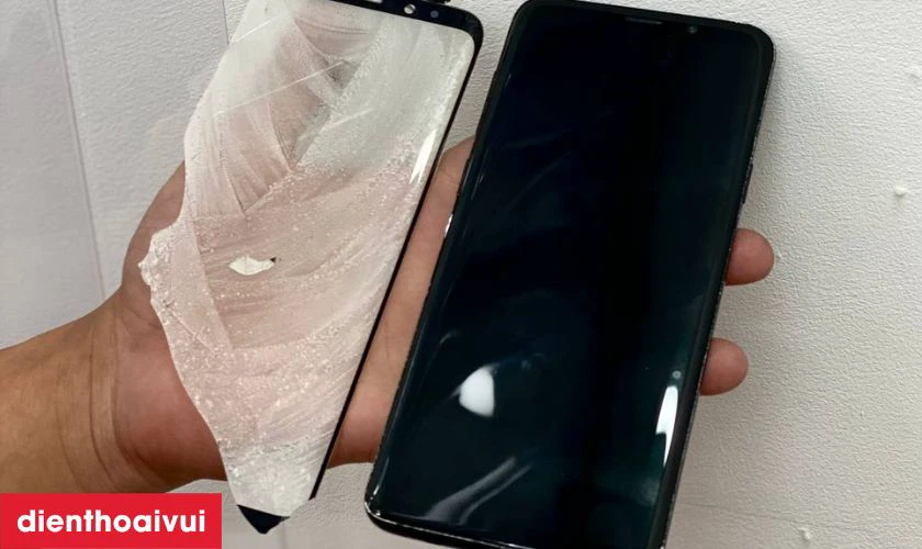ép kính điện thoại là gì