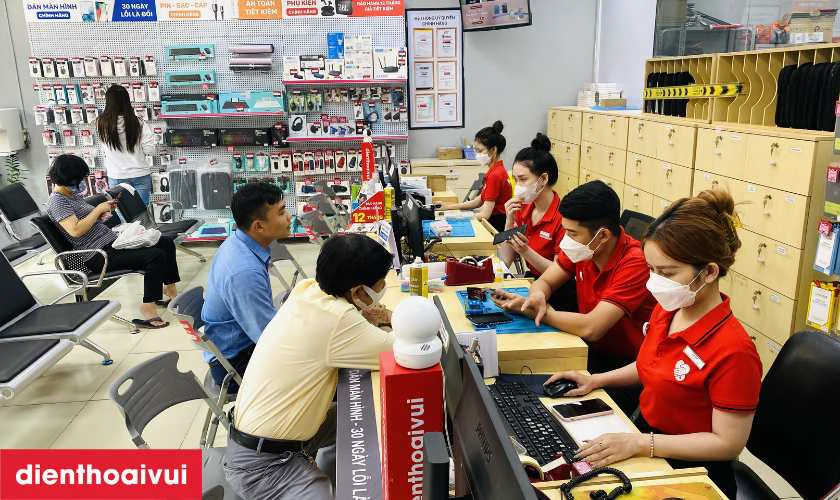 dịch vụ ép kính tại điện thoại vui