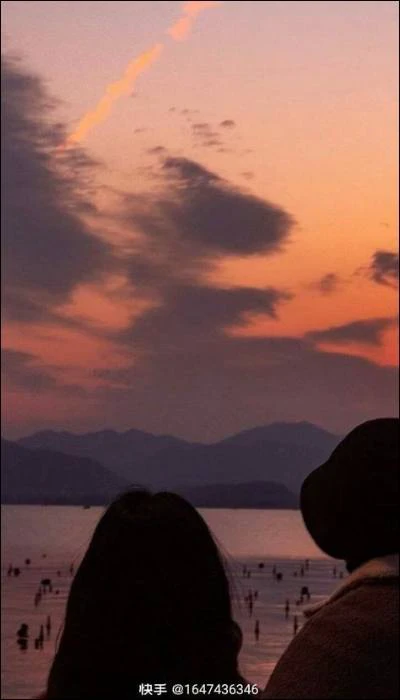 Tình yêu dưới ánh hoàng hôn