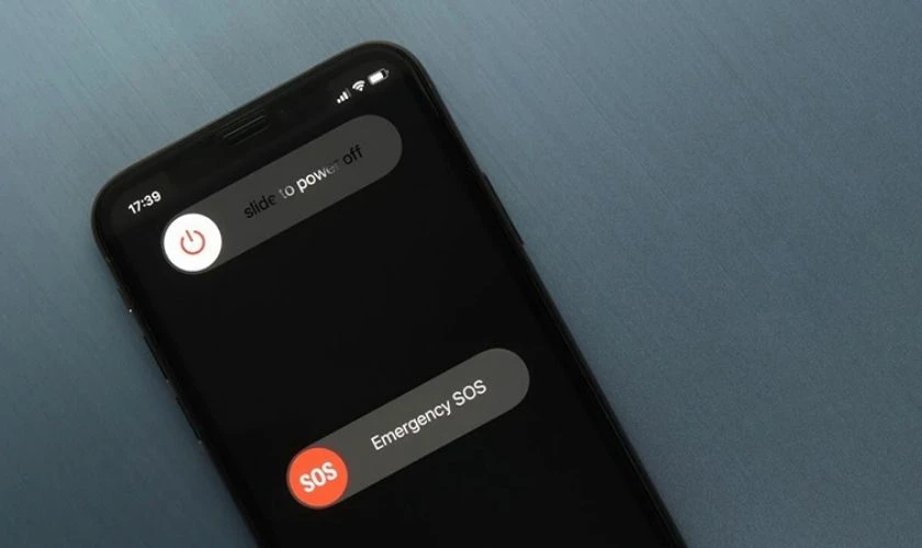 khởi động lại iphone để khắc phục lỗi ios 17 cập nhật 
