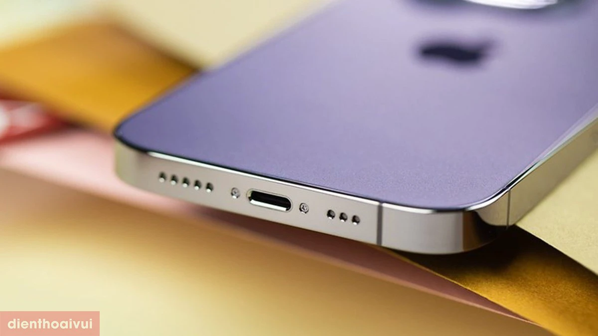 Hình ảnh về cổng sạc USB-C được tích hợp trên chiếc iPhone Ultra thế hệ 15