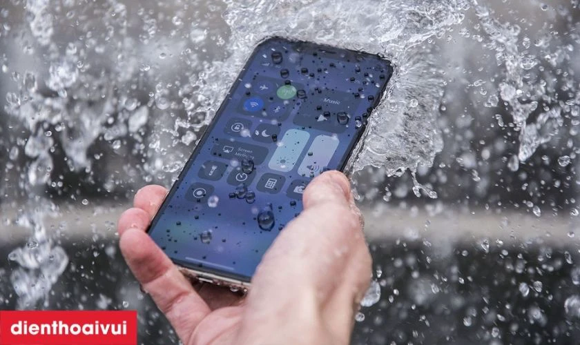 thay màn hình iphone có mất chống nước không