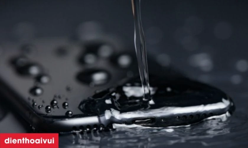 Thay pin iPhone có làm mất khả năng chống nước không
