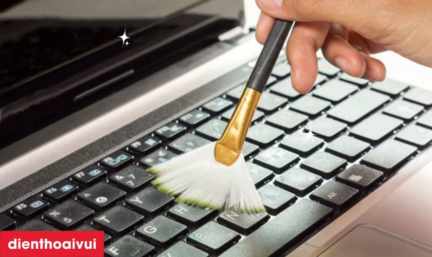 Tại sao cần vệ sinh laptop