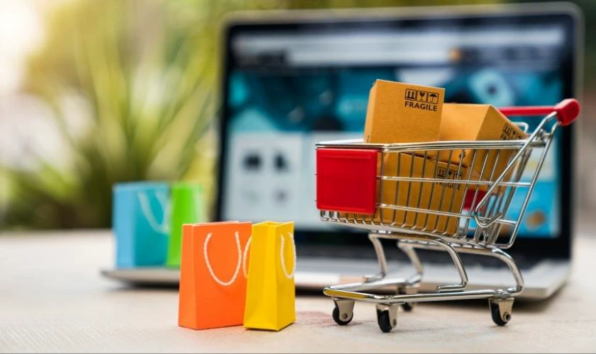Có nên bán hàng, mua hàng trên Facebook Marketplace không?