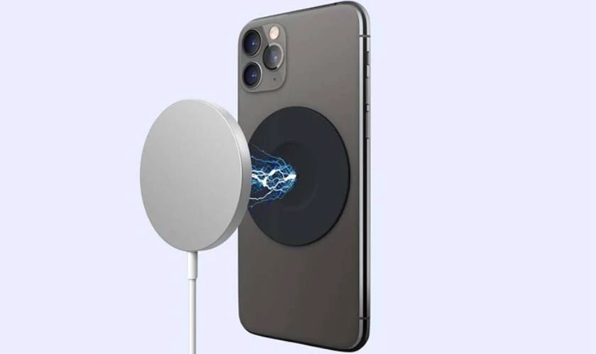 Sạc tiếp xúc ở giữa iPhone